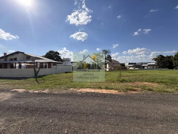 Terreno 450m² no Ninho Verde 2 perto do Centro e Clube Sabiás