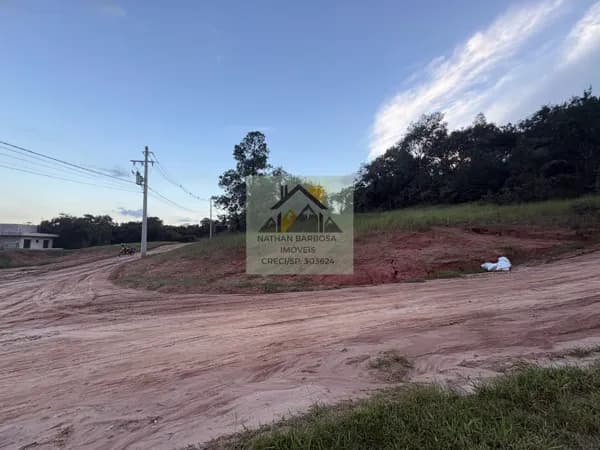 Terreno de 430 m² no Ninho Verde 2 Eco Residence — localização privilegiada na região do lago