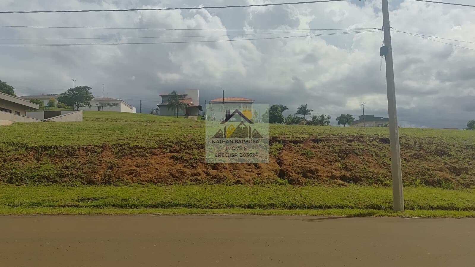 Terreno à Venda no Ninho Verde 2 com Vista Permanente para a Cuesta de Pardinho
