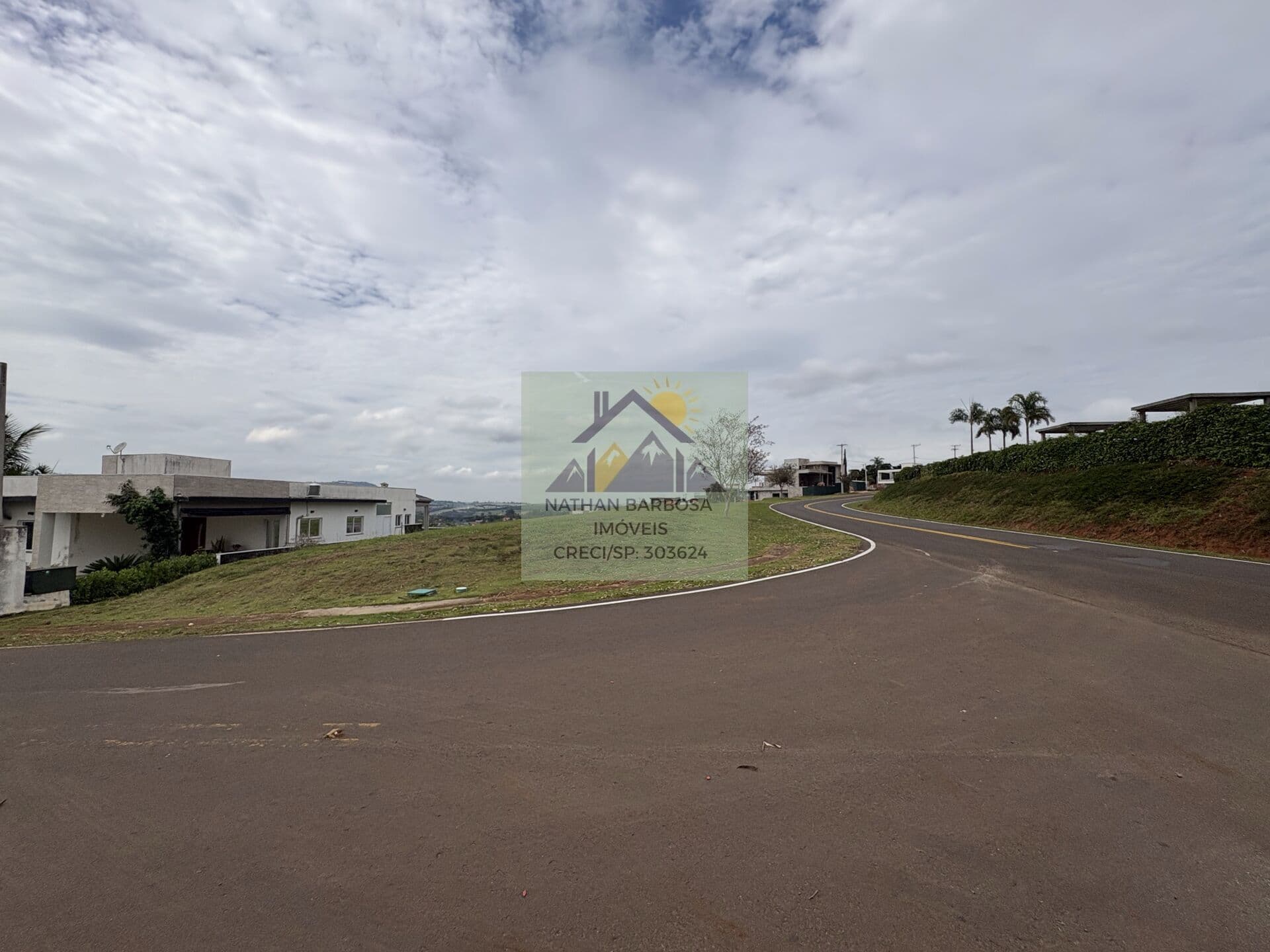 Terreno 432m² no Asfalto com Vista para a Cuesta | Ninho Verde 2 | Ao lado do Clube de Campo