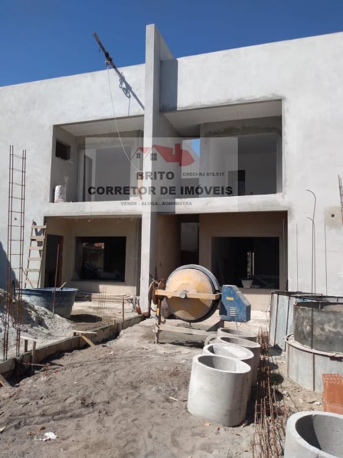 Casa Duplex para Venda em Recreio Rio das Ostras-RJ
