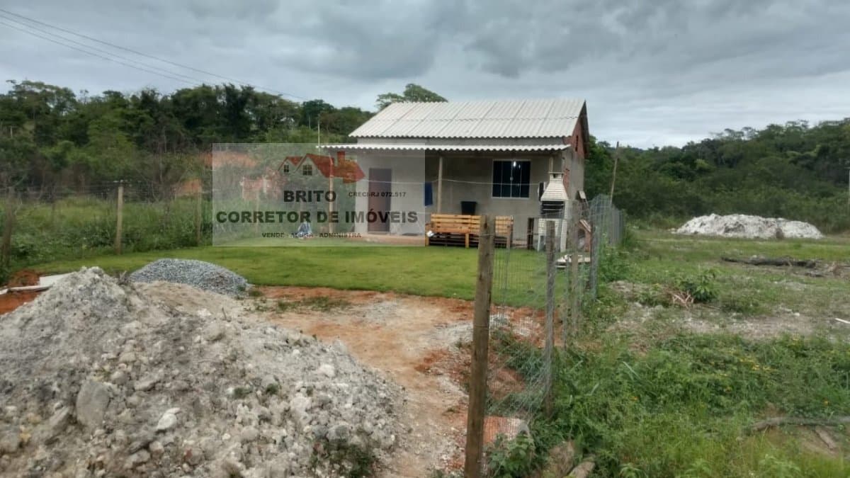 Casa Linear para Venda em Cantagalo Rio das Ostras-RJ