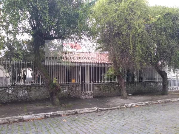 Casa Linear para Venda em Centro Rio das Ostras-RJ