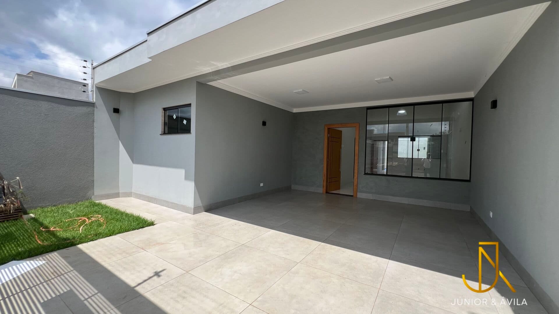 Casa à venda com piscina no Jardim Munique, Maringá/ PR