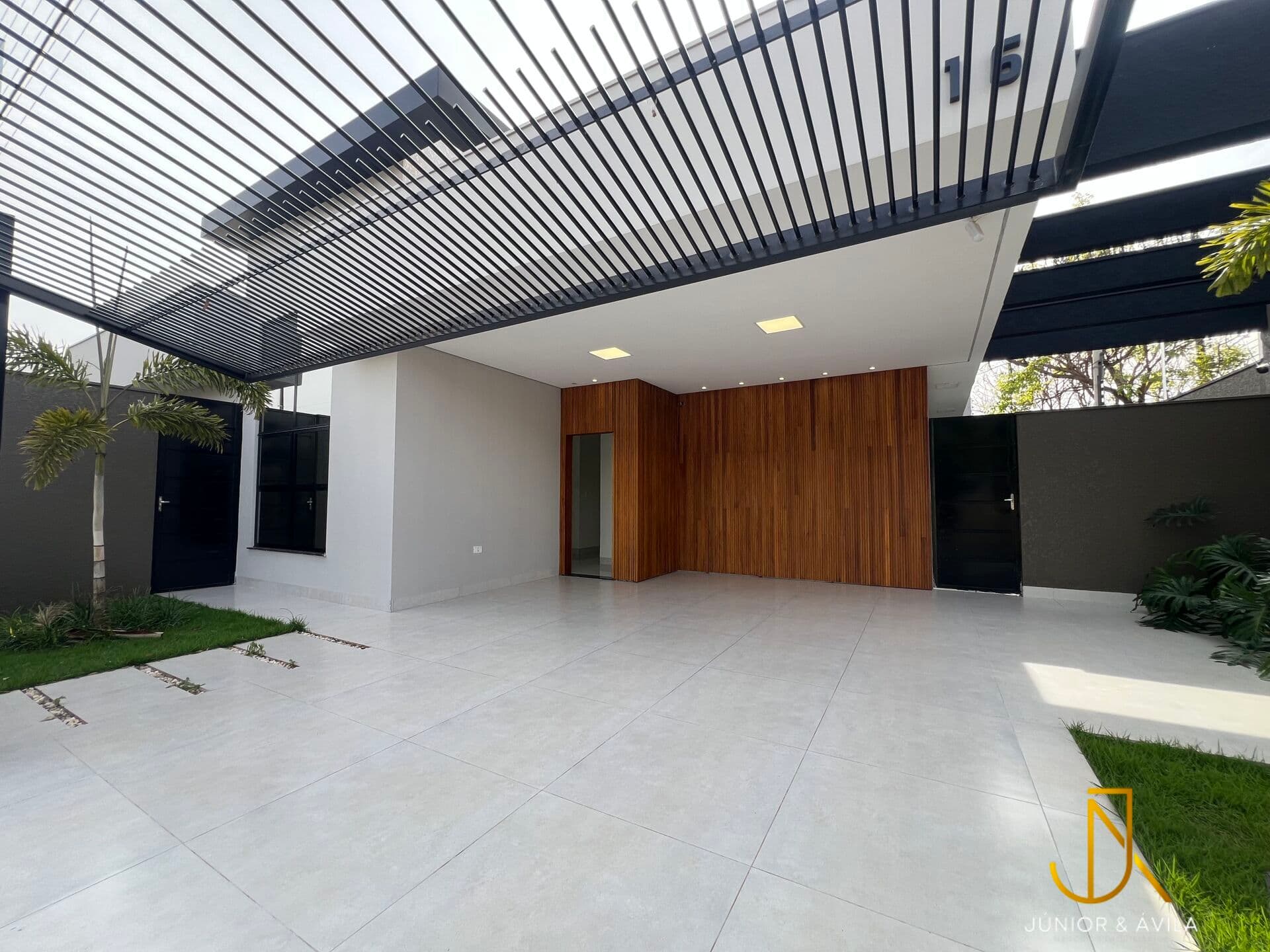 Casa à venda Zona Sul em Maringá – 3 Quartos, sendo 1 Suíte, Espaço Gourmet e Excelente Localização