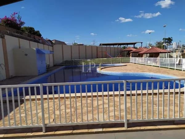 Apto à Venda no Condomínio Villa Bela - Aceita Carro