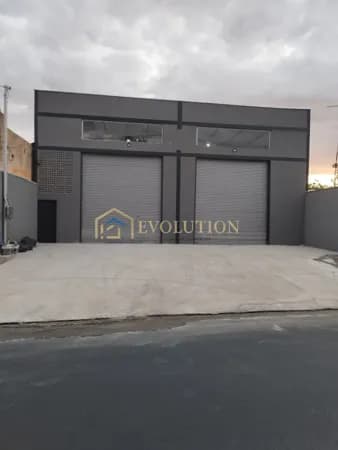 Aluga-se Galpão Comercial 430m²