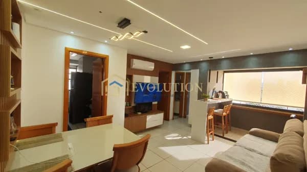 Apartamento 100% mobiliado.