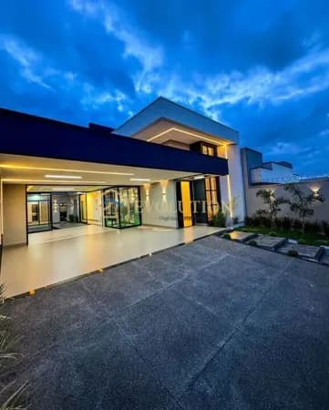 Casa Alto Padrão em Moinho dos Ventos, Goiânia/GO