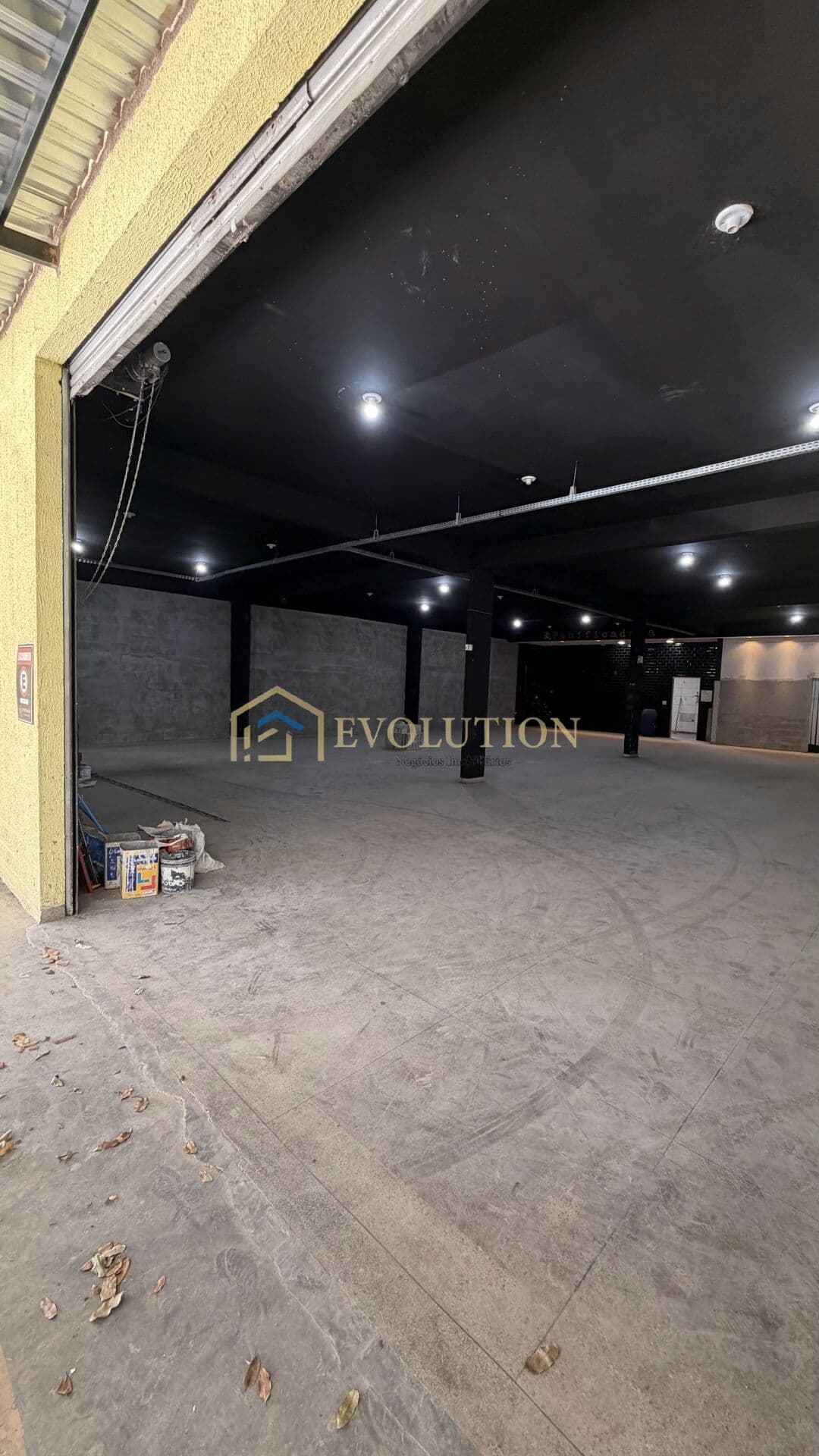 Aluga-se Galpão Comercial, 400m²