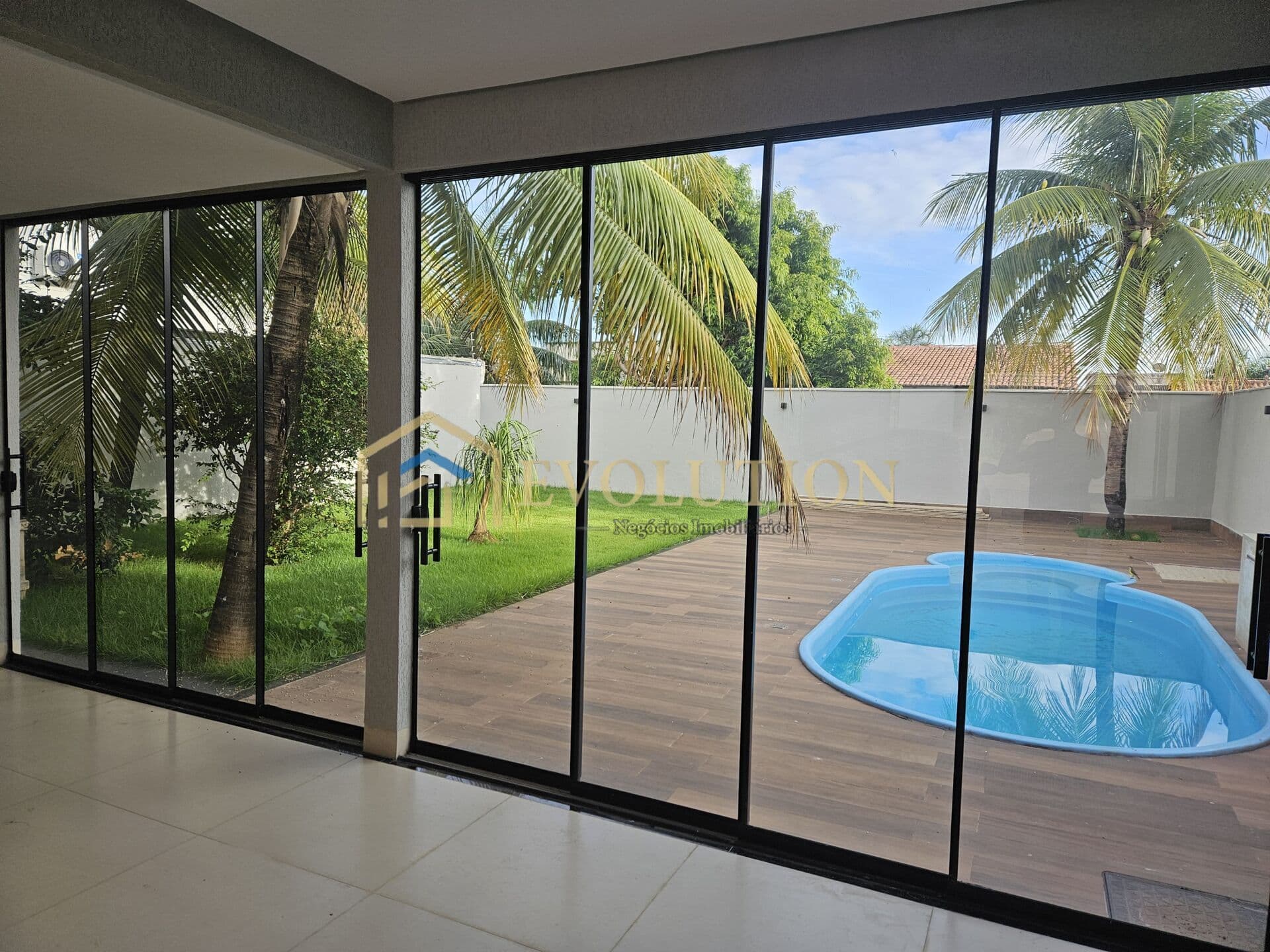 Casa Alto Padrão, 3 Suítes, 469m², vila Rosa