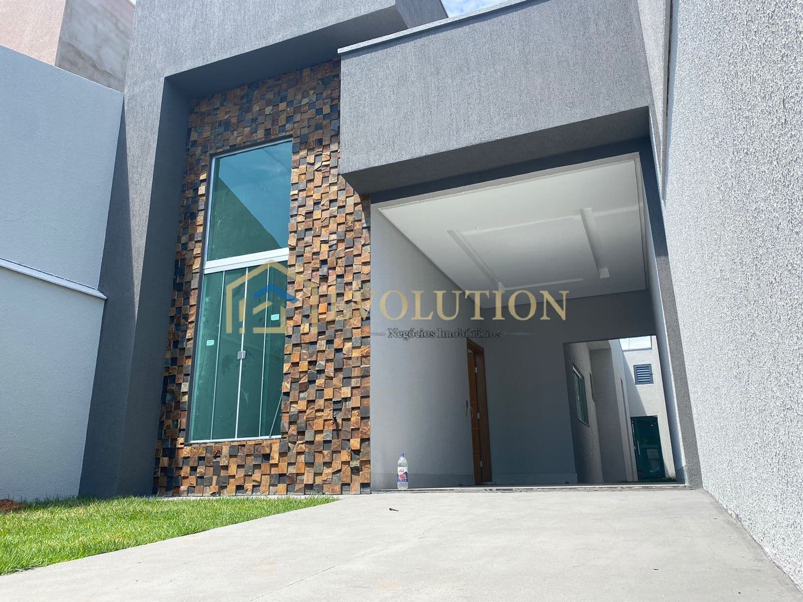 Casa para venda Sítio Santa Luzia, 180m²