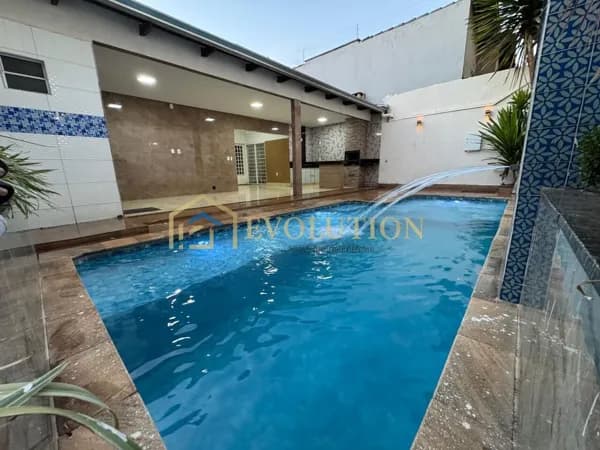 Casa a venda no Moinho dos Ventos, 3 Quartos com piscina