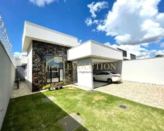 Casa térrea com 3 suítes plenas no setor Três Marias em Goiânia- Go