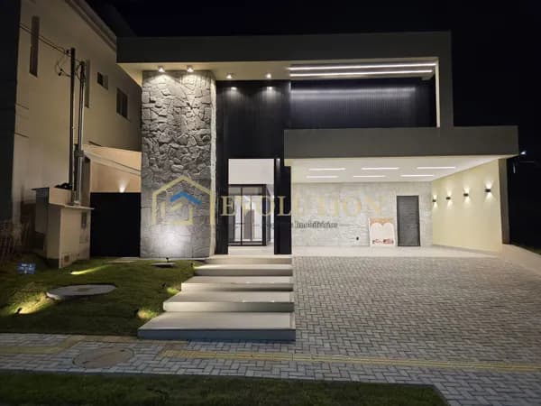 Casa Alto Padrão, 3 Suítes , sendo 1 com Closet, Piscina Aquecida