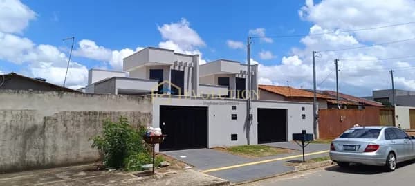 Casa em Aparecida de Goiânia - Parque Hayala