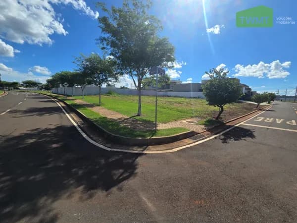 Lote/Terreno em Tangará da Serra - Condomínio Manacá
