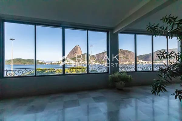 Apartamento Reformado em Alto Padrão, 525m², 2 Vagas e vista panorâmica para o Mar da Baía de Guanabara e Pão de Açúcar