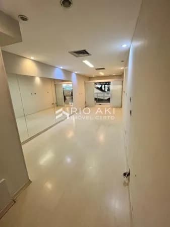Loja Comercial tipo Studio, em Mall de alto nível próximo ao Metrô Siqueira Campos, com Vaga e área de lazer.