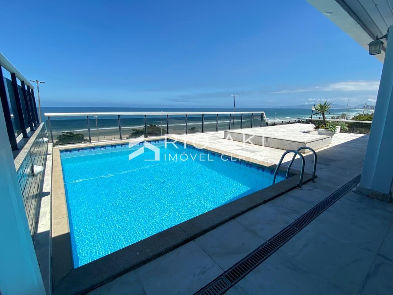Cobertura Triplex Frente Mar na Av. Lúcio Costa – 858m² – 6 Vagas – Barra da Tijuca