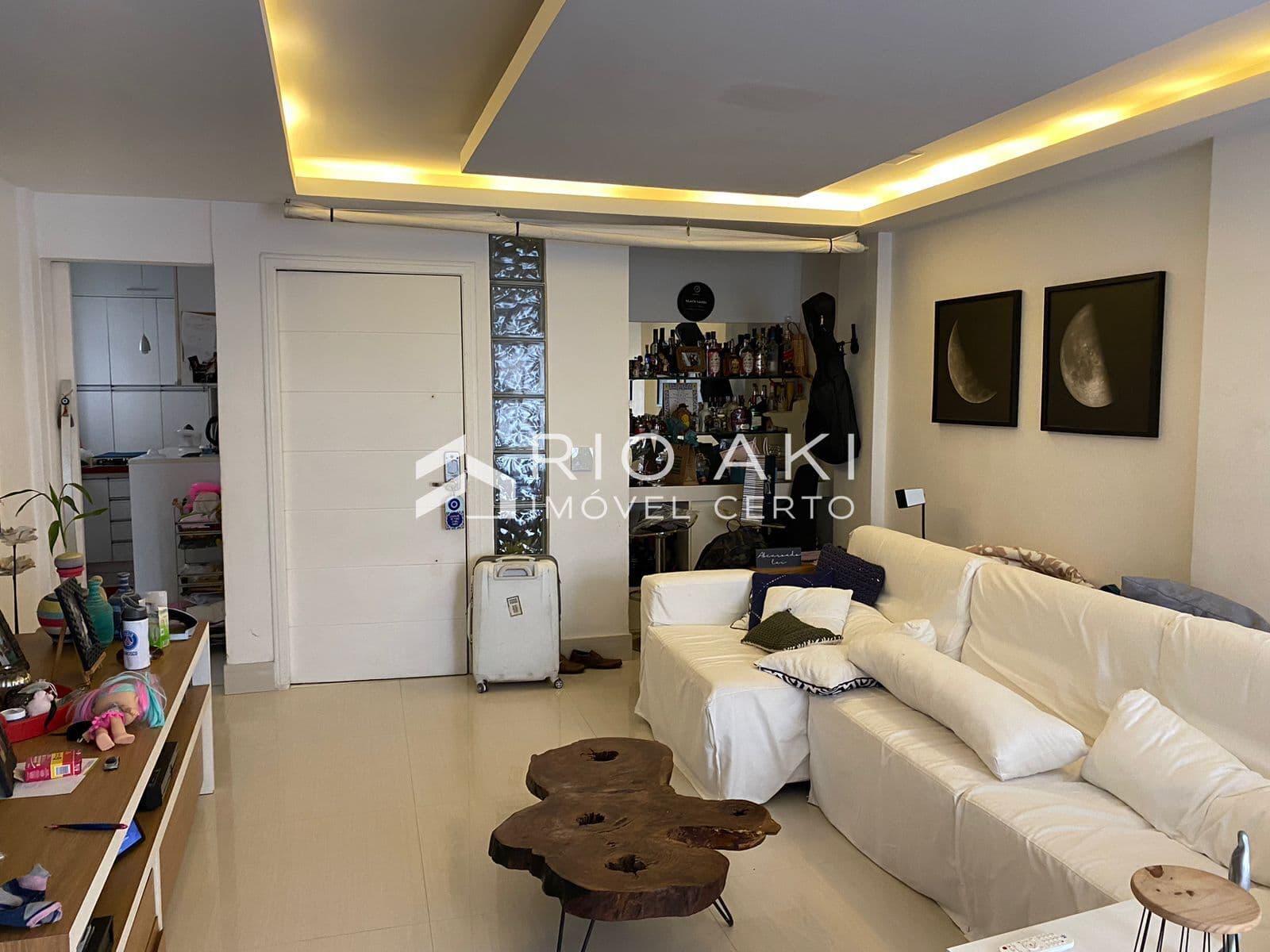 Apartamento Reformado em Alto Padrão na Conrado Niemeyer, Original 3 quartos e dependências completas.
