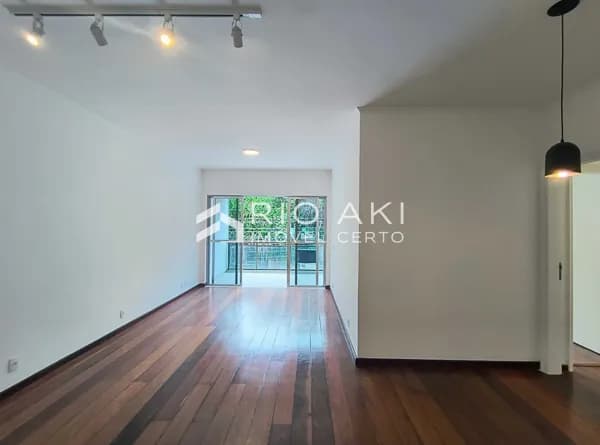 Apartamento Reformado 130m² no Jardim Oceânico – 3 Quartos, 2 Vagas, ao lado do Metrô
