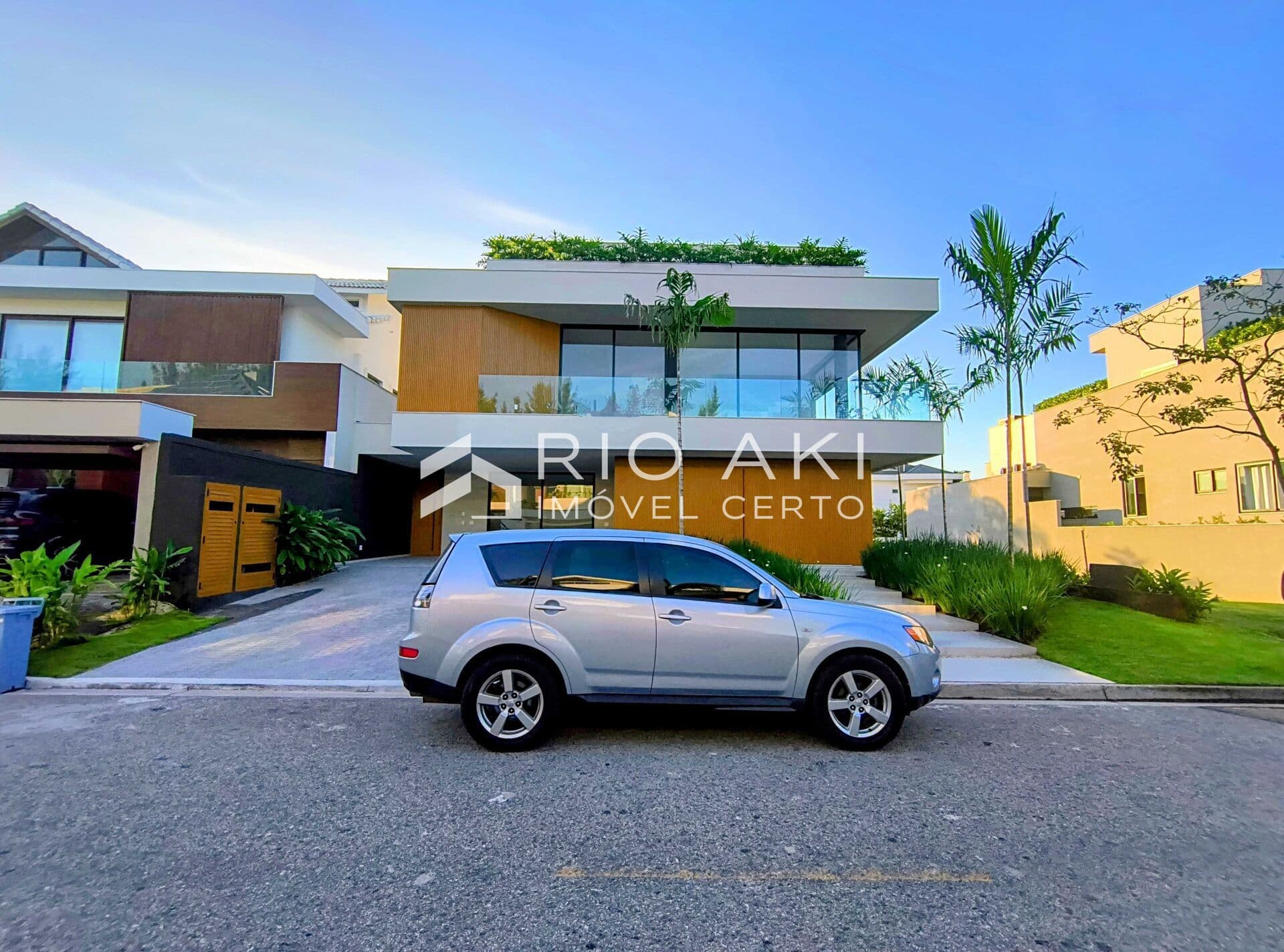 Mansão 850m² – 5 suítes – Vista Pedra da Gávea – Condomínio Del Lago Barra