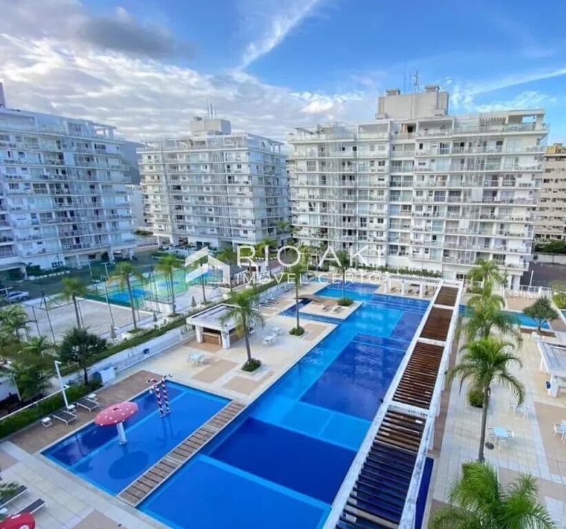 Apartamento de 88m², andar alto, sol da manhã, vista para Piscina e 2 Vagas em subsolo, na melhor planta do Wonderfull Resort