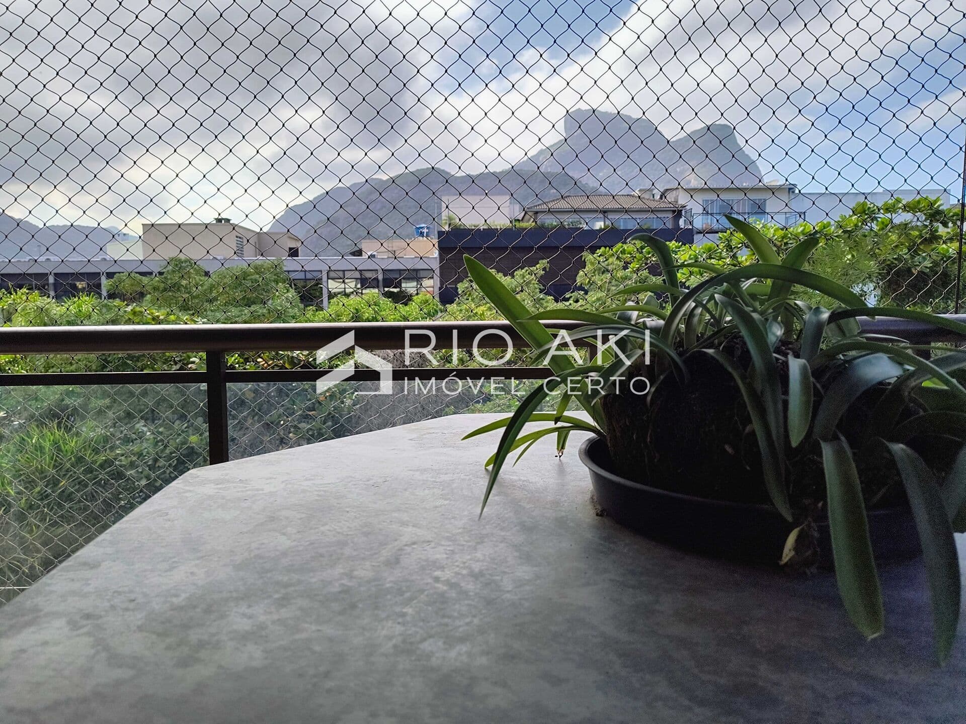 Cobertura Linear 181m² no Jardim Oceânico – Vista Pedra da Gávea e 2 Vagas