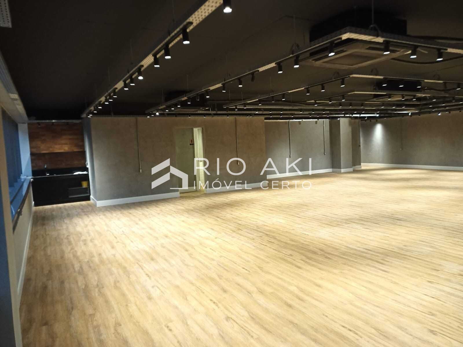 Espaço Comercial na Abelardo Bueno, Barra Olímpica, 201 m², 5 vagas