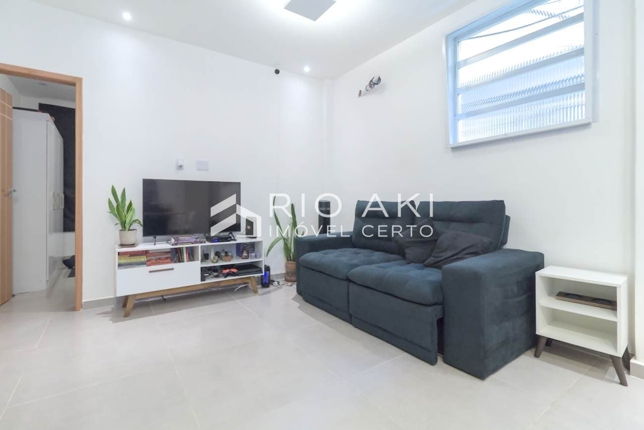 Apartamento Garden de Alto Padrão, 2 quartos, reformado e porteira fechada, no bairro de Botafogo.