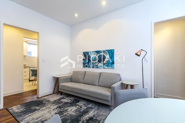 Apartamento Reformado, 80m², Vaga, Porteira Fechada, no Bairro Peixoto (Posto 4), em Copacabana.