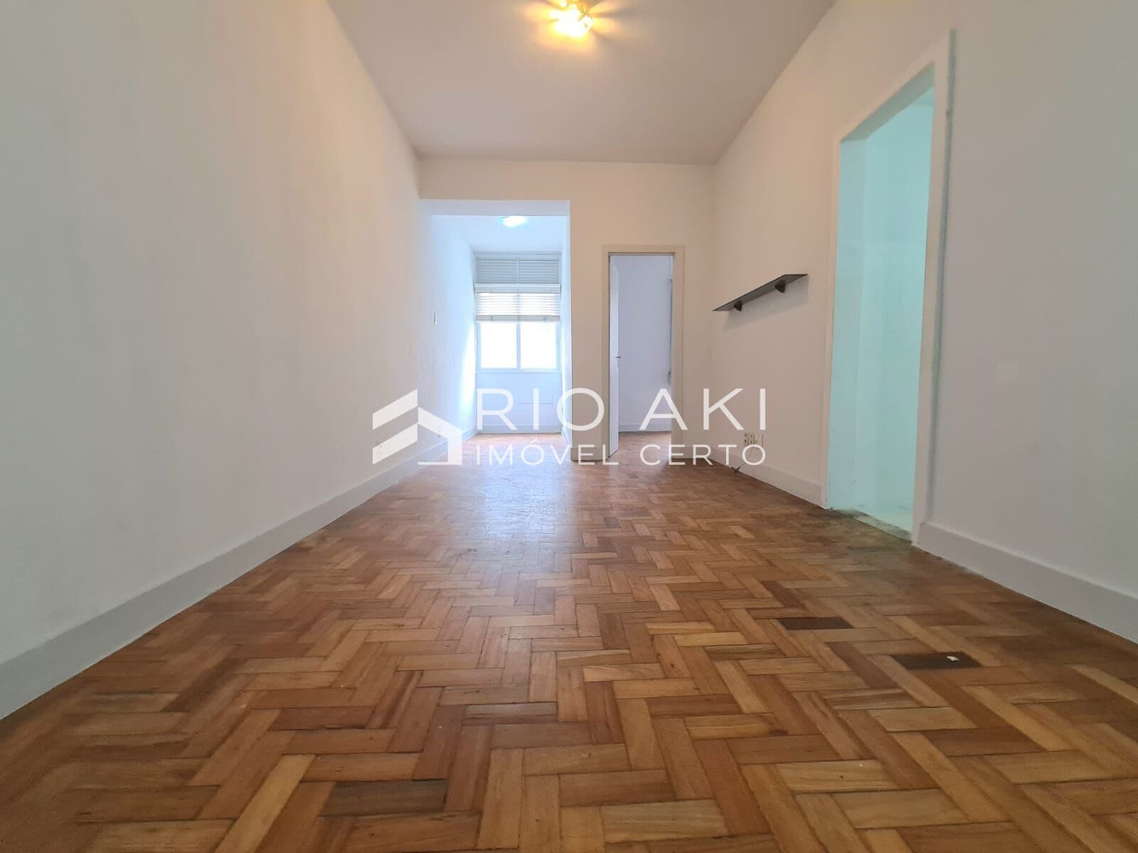 Apartamento de 1 quarto, 1 vaga, com alto potencial de rentabilidade, em Copacabana. Pertinho do Metrô.