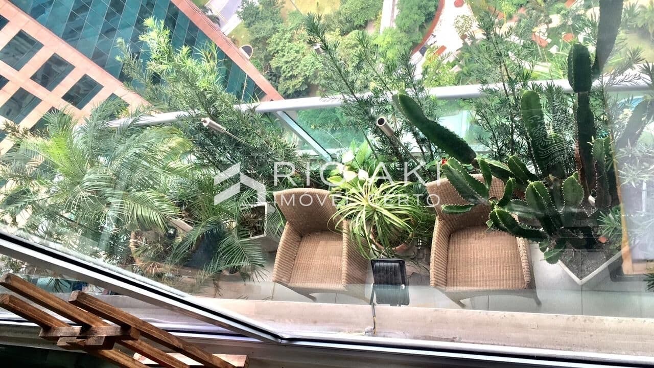 Apartamento com jeito de Cobertura, Reformado em Alto Padrão, 340m², Sala ampliada, atualmente 3 suítes amplas, no Florida Penthouses
