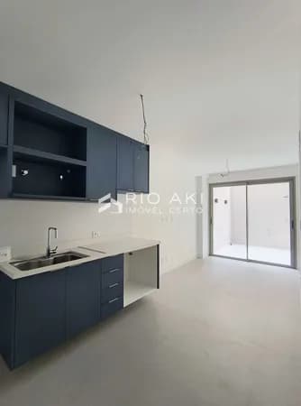 Apartamento Garden de Sala/Quarto com VAGA, Silencioso e Fundos, ideal para Moradia na João Lira, Leblon