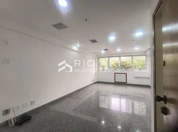 Nova Ipanema, Barra da Tijuca. A melhor sala comercial com Ar Split com menor m² da Avenida das Américas.