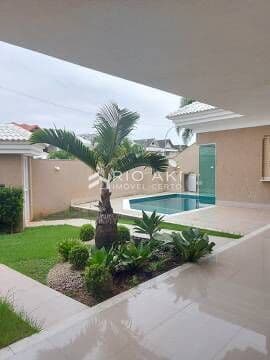 Casa Triplex de Alto Padrão, 343m² com 5 suítes com closet, espaço gourmet, piscina e sauna, no Interlagos Quality na Barra.