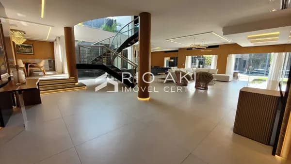 Mansão de Alto Luxo, 5 Suítes com closet, Lote em Duna, 1096m², no MELHOR CONDOMÍNIO DA BARRA DA TIJUCA.