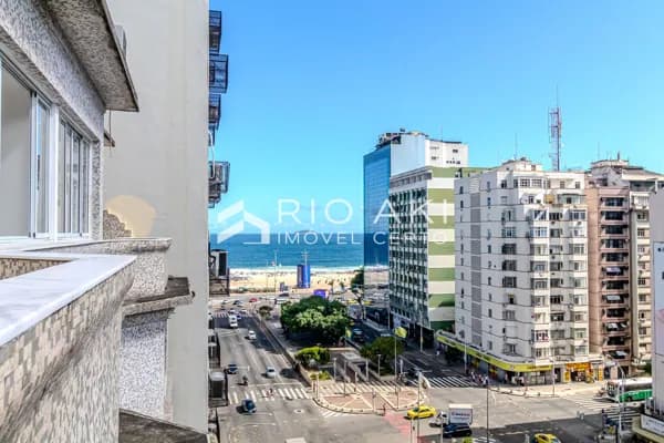 Apartamento reformado, Alto Padrão, vista ao Mar, 135m² a duas quadras da Praia de Copa, próximo ao Leme e Shopping Rio Sul.