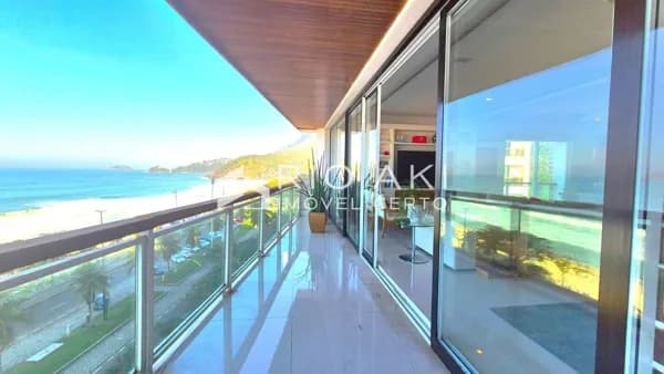 Apartamento de 230m², Frontal mar, Reformado em Alto Padrão, 3 Suítes, em Condomínio Clube, Praia de São Conrado.