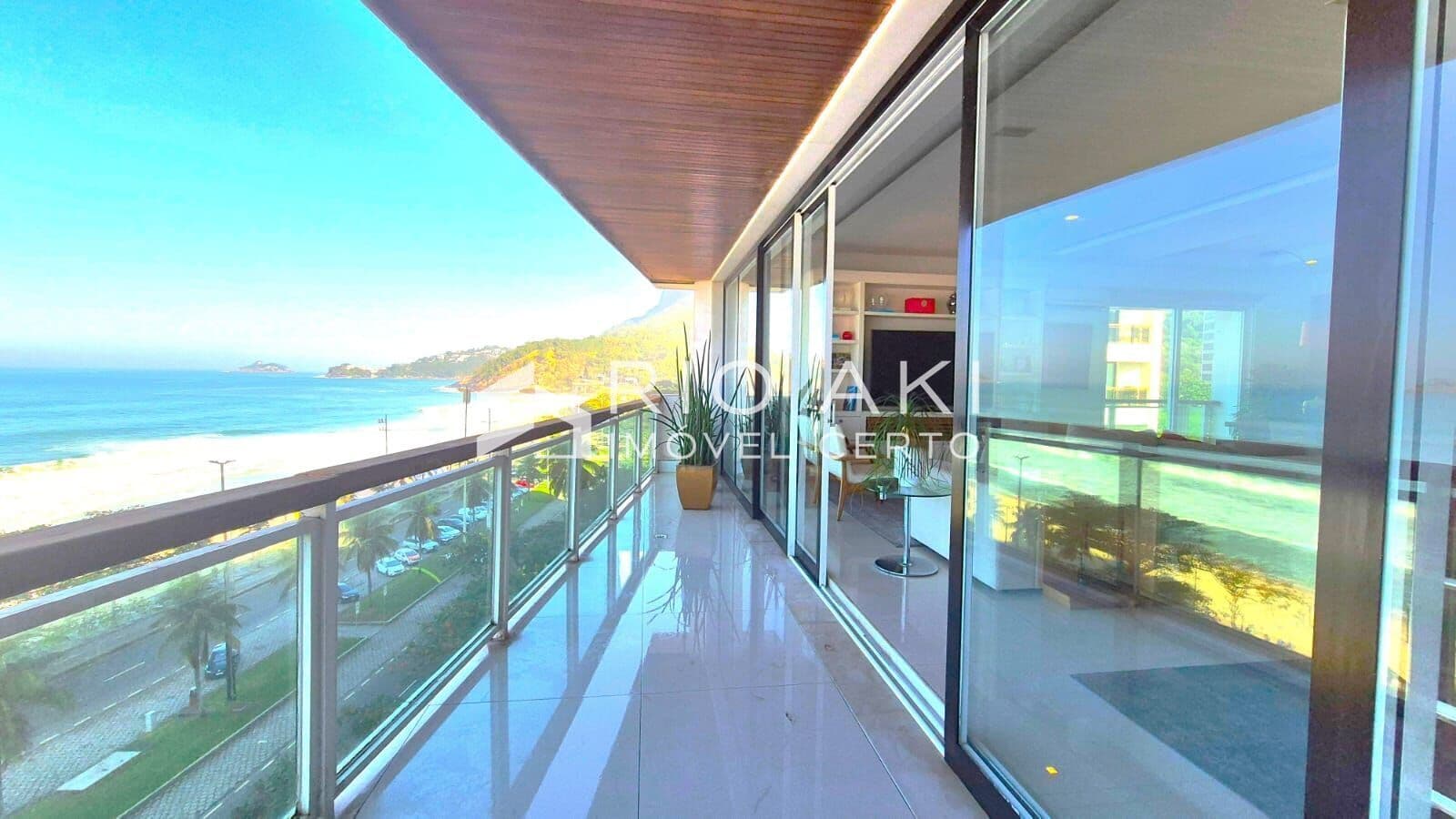 Apartamento de 230m², Frontal mar, Reformado em Alto Padrão, 3 Suítes, em Condomínio Clube, Praia de São Conrado.