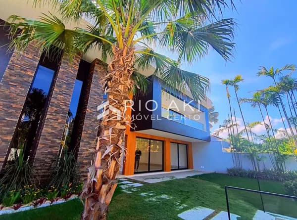 Mansão Alto Padrão, até 6 suítes, 1550m², Quadra de areia, Campo de Futebol, em Condomínio de Luxo na Barra da Tijuca.
