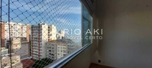 Apartamento de 95m², 3 quarto, vaga, perto da Praça Nossa Sra da Paz - Posto 9 Ipanema.