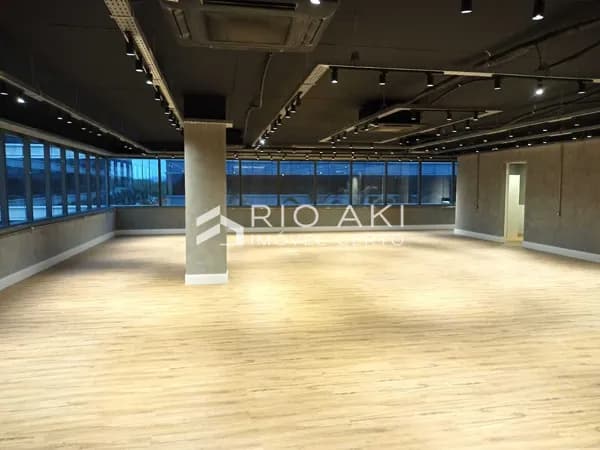 Espaço Comercial na Abelardo Bueno, Barra Olímpica, 201 m², 5 vagas