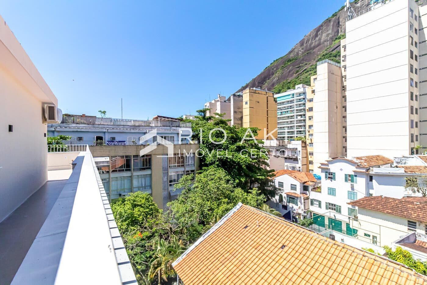 Cobertura Linear super nova, prédio luxuoso modernizado, espaço gourmet, 237m² com amplo terraço, no Bairro Peixoto.