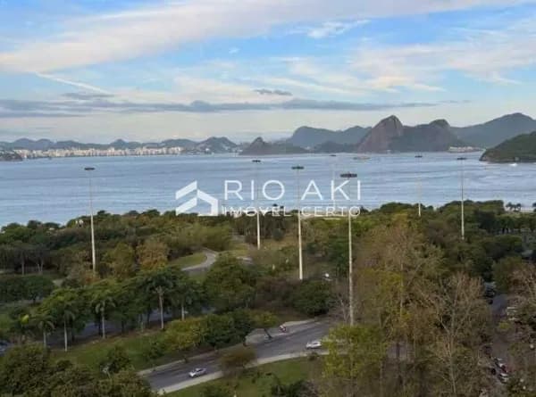 Apartamento Alto Padrão, 195m², 4 quartos, 2 Vagas, Frente e Vista Mar, Andar alto, impecável. Praia do Flamengo