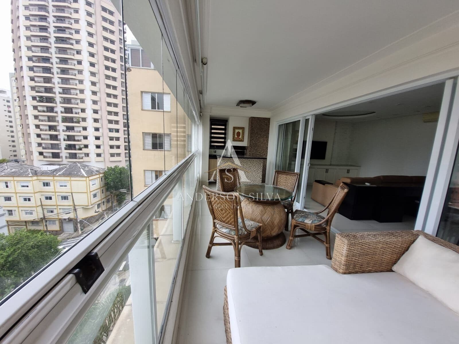 Apartamento de 149m² • 3 suítes • 3 vagas