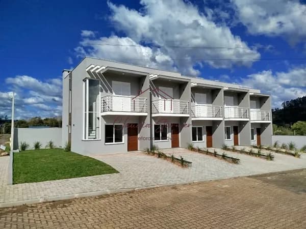 Sobrado em Tupandi - Varzea