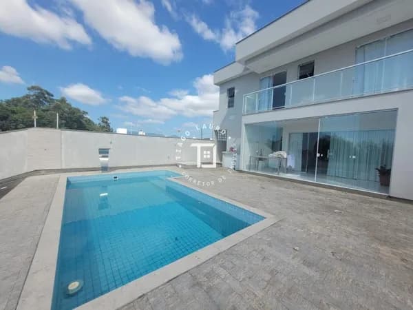 Casa Em Condomínio Fechado C/ 02 Suítes Em Palhoça.