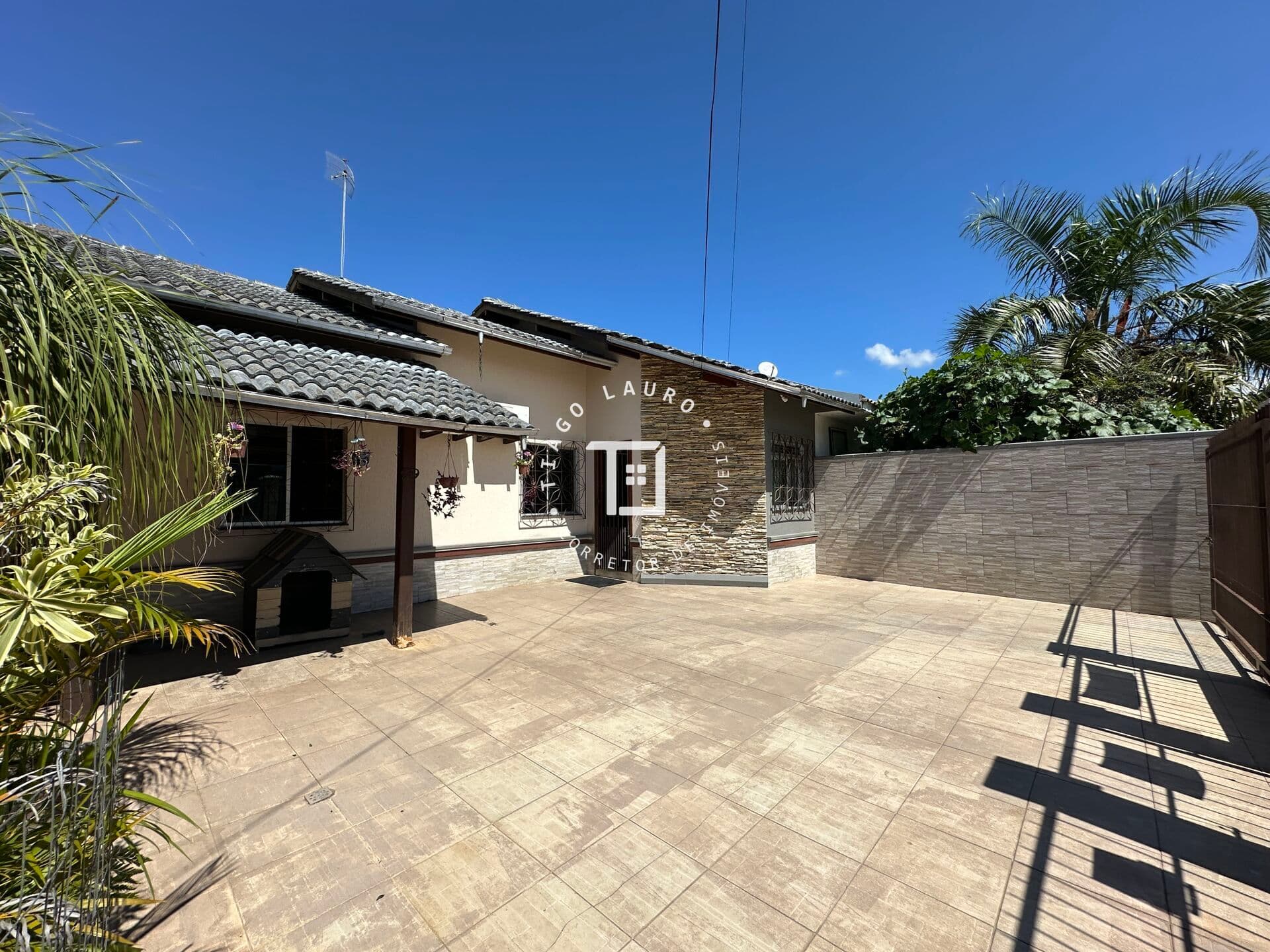 Casa C/03 Dormitórios Semimobiliada No Mardri Palhoça-SC.